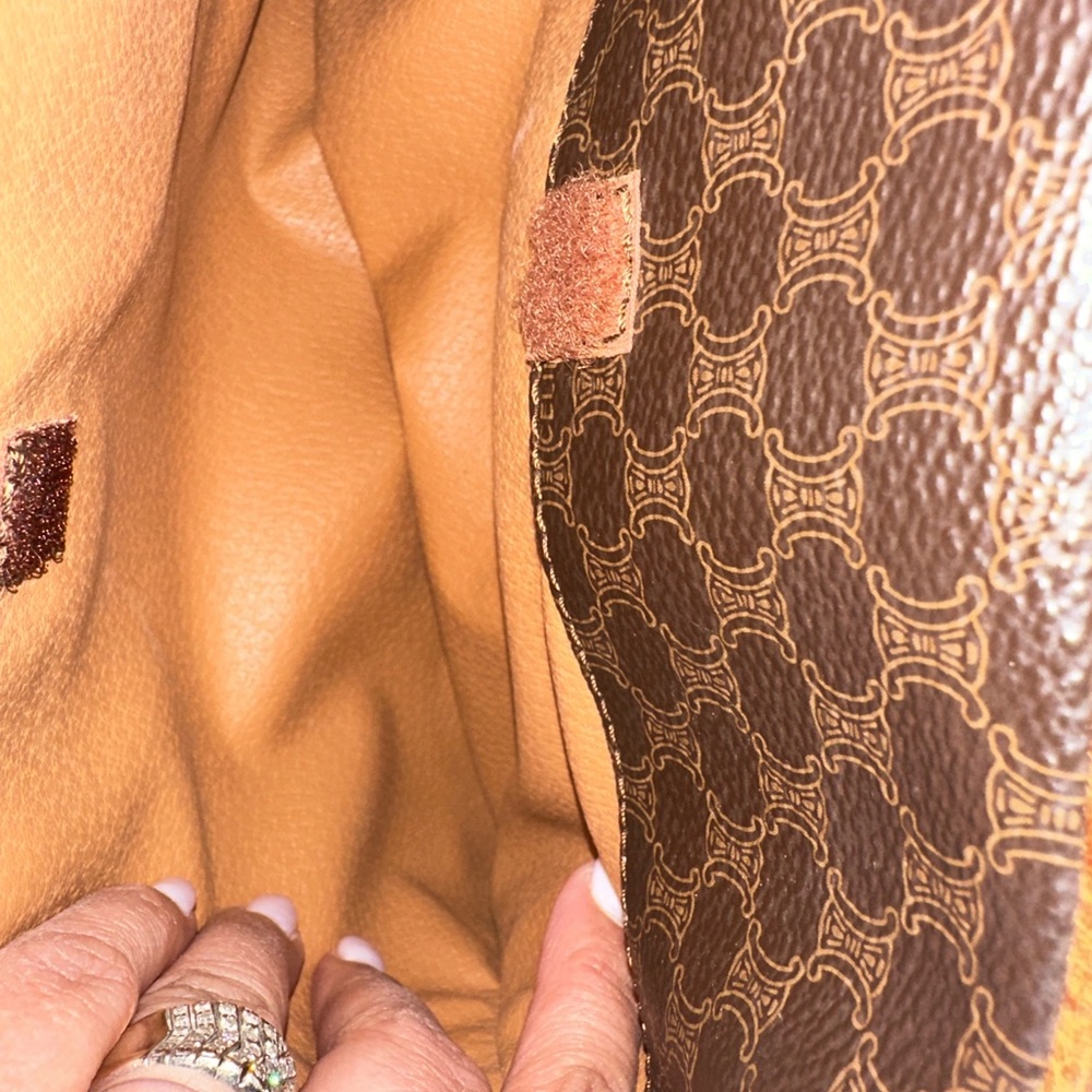🚨PRICE REDUCED🚨 Vintage Céline Macadam Oversized Clutch Portfolio Bag Italy - Picture 8 of 16